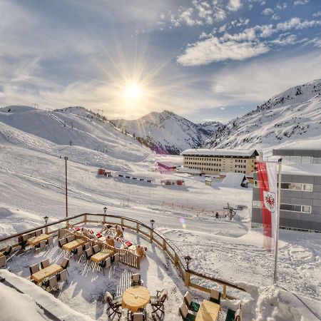 Hotel Arlberghoehe Sankt Christoph Am Arlberg Exterior foto