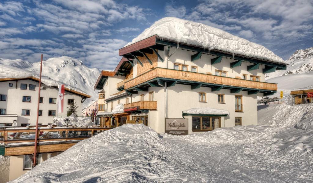 Hotel Arlberghoehe Sankt Christoph Am Arlberg Exterior foto