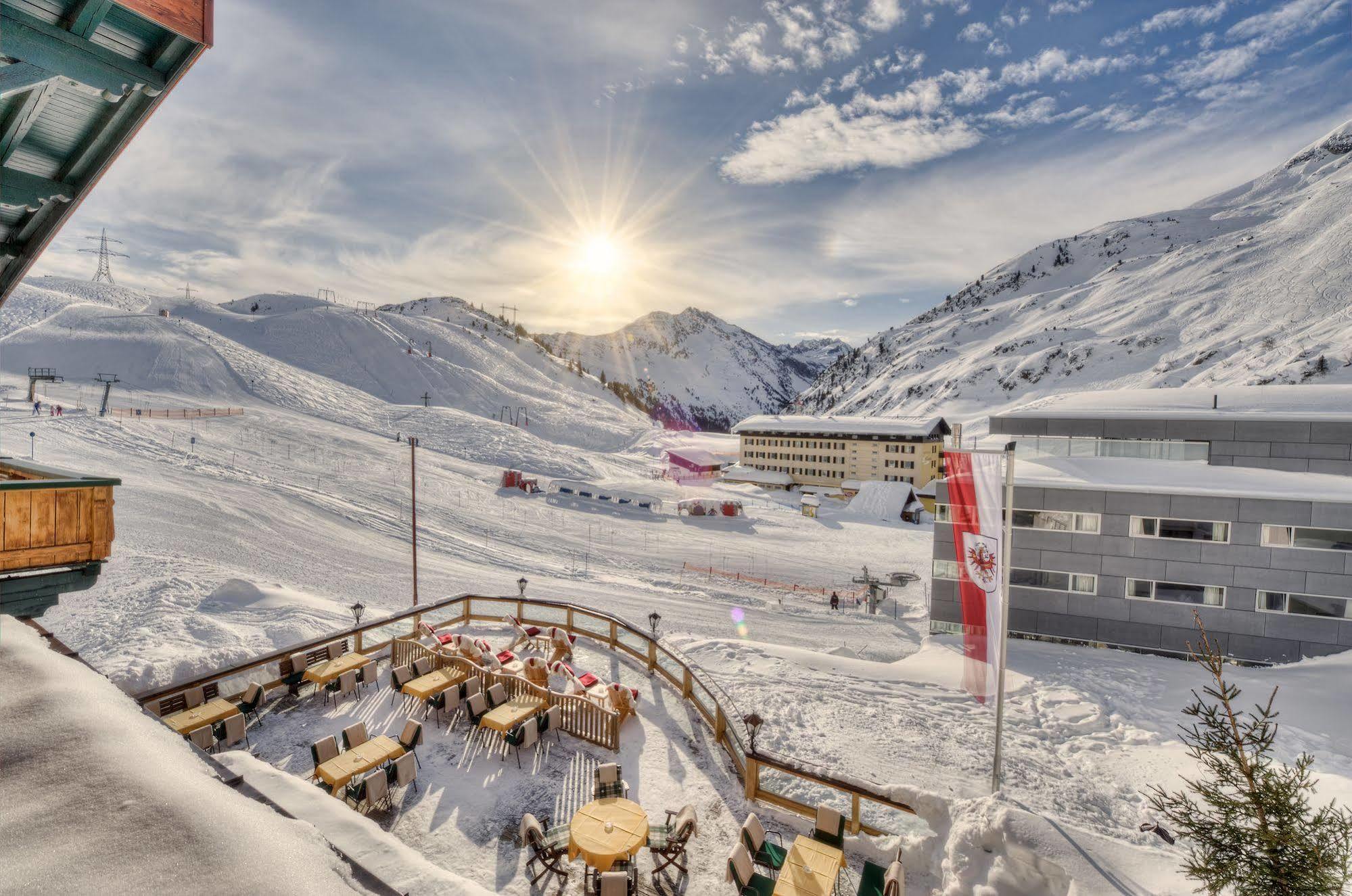 Hotel Arlberghoehe Sankt Christoph Am Arlberg Exterior foto